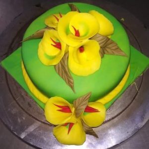 cream flower cake