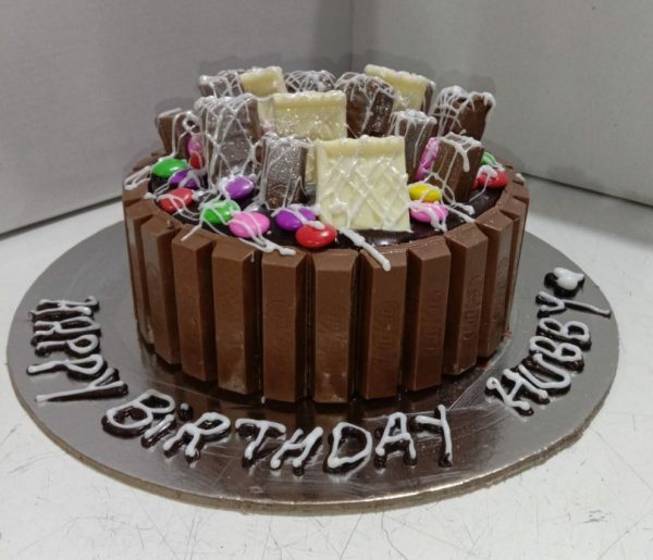 kitkat cake